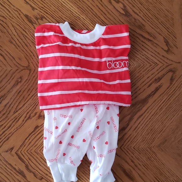 NWOT Bloomies Pajama Set - Picture 3 of 6